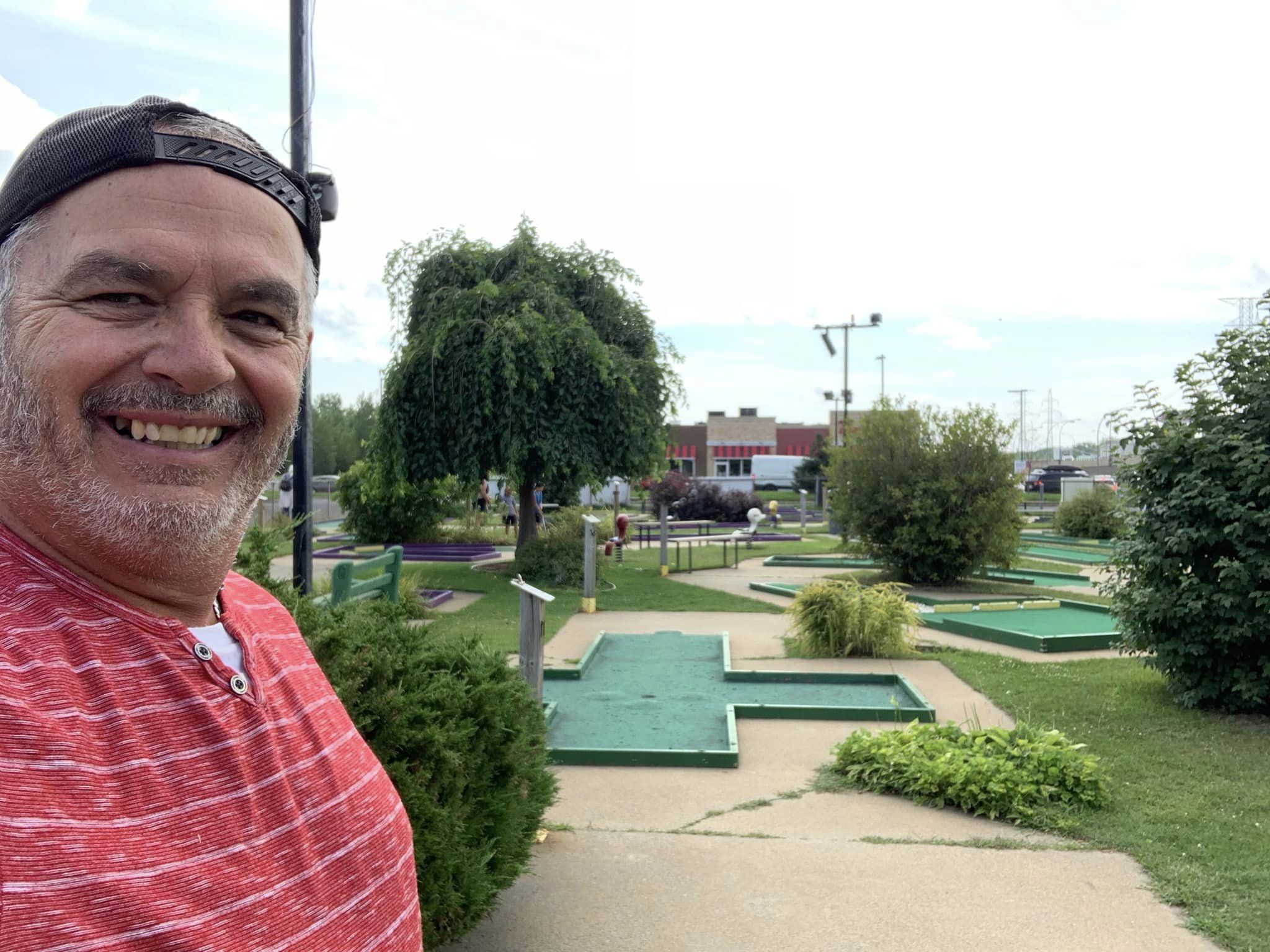 François Laramée, co-propriétaire du minigolf de la Plaza à Sorel-Tracy